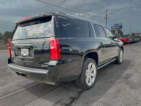 Used 2018 Chevrolet Suburban Premier AWD/4WD image 7