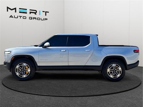 Used 2022 Rivian R1T Adventure image 5