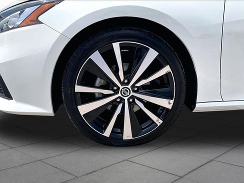 Used 2022 Nissan Altima 2.5 SR FWD image 11
