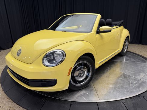 Used 2013 Volkswagen Beetle 2.5 image 4