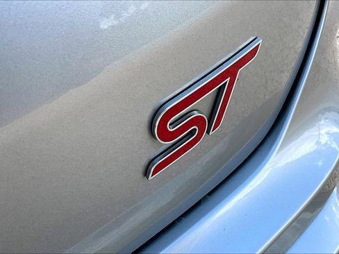 Used 2022 Ford Edge ST w/ Equipment Group 401A image 8