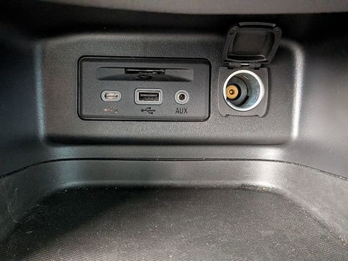 Used 2023 Chevrolet Equinox LT FWD image 33