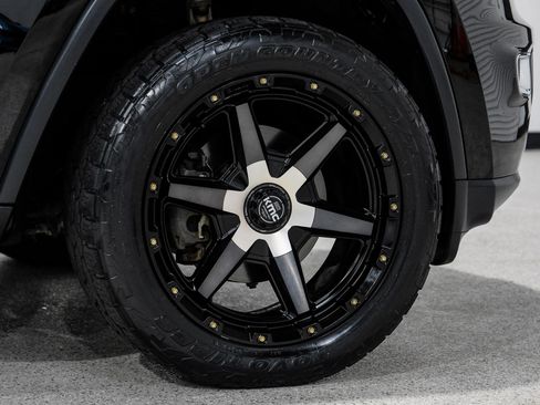 Used 2017 Jeep Grand Cherokee Limited image 62