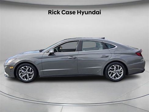 Certified 2023 Hyundai Sonata SEL w/ Convenience Package image 3