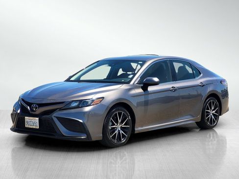 Used 2021 Toyota Camry SE FWD image 11