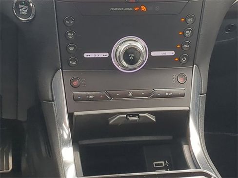 Used 2020 Ford Edge ST image 9