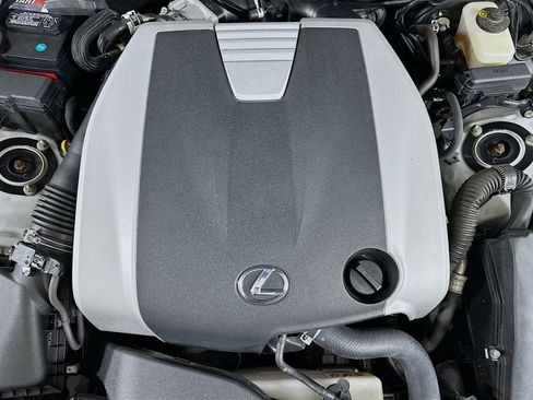 Used 2016 Lexus IS 300 4dr Sdn AWD image 33