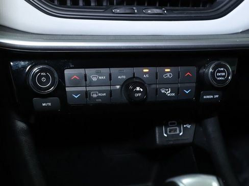 Used 2025 Jeep Compass Limited AWD/4WD image 33