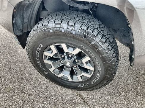 Used 2019 Toyota Tacoma SR w/ SR Convenience Package RWD image 18