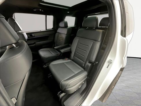 Used 2025 Hyundai Santa Fe Calligraphy AWD/4WD image 21