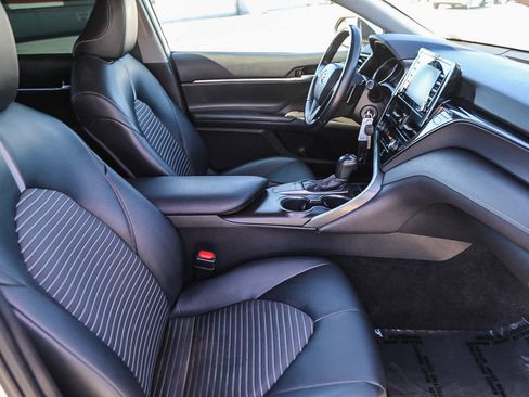 Certified 2022 Toyota Camry SE image 17