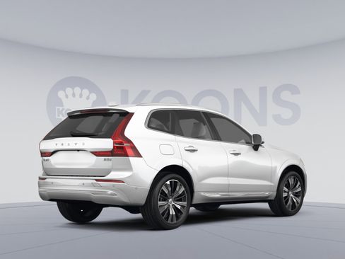 Used 2023 Volvo XC60 B5 Plus w/ Climate Package image 4