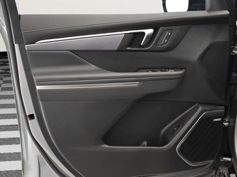 Used 2025 Buick Enclave Sport Touring image 22