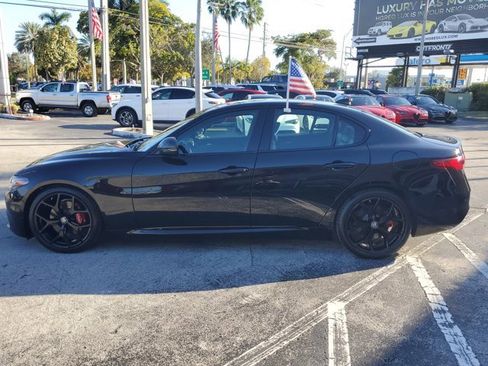 Used 2019 Alfa Romeo Giulia Sport w/ Nero Edizione image 4