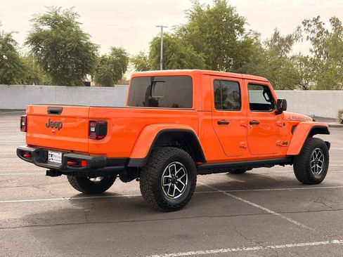 Used 2025 Jeep Gladiator Rubicon AWD/4WD image 6
