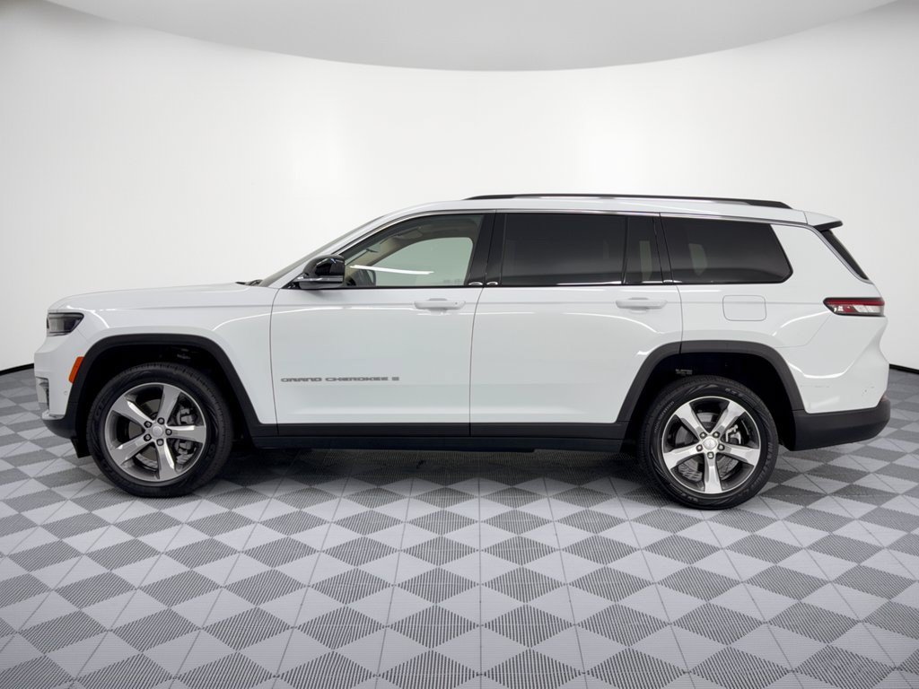 Used 2022 Jeep Grand Cherokee L Limited w/ Luxury Tech Group II RWD image 2