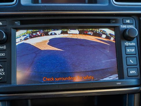 Used 2013 Toyota Highlander Limited image 23