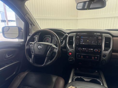Used 2017 Nissan Titan Platinum Reserve AWD/4WD image 14