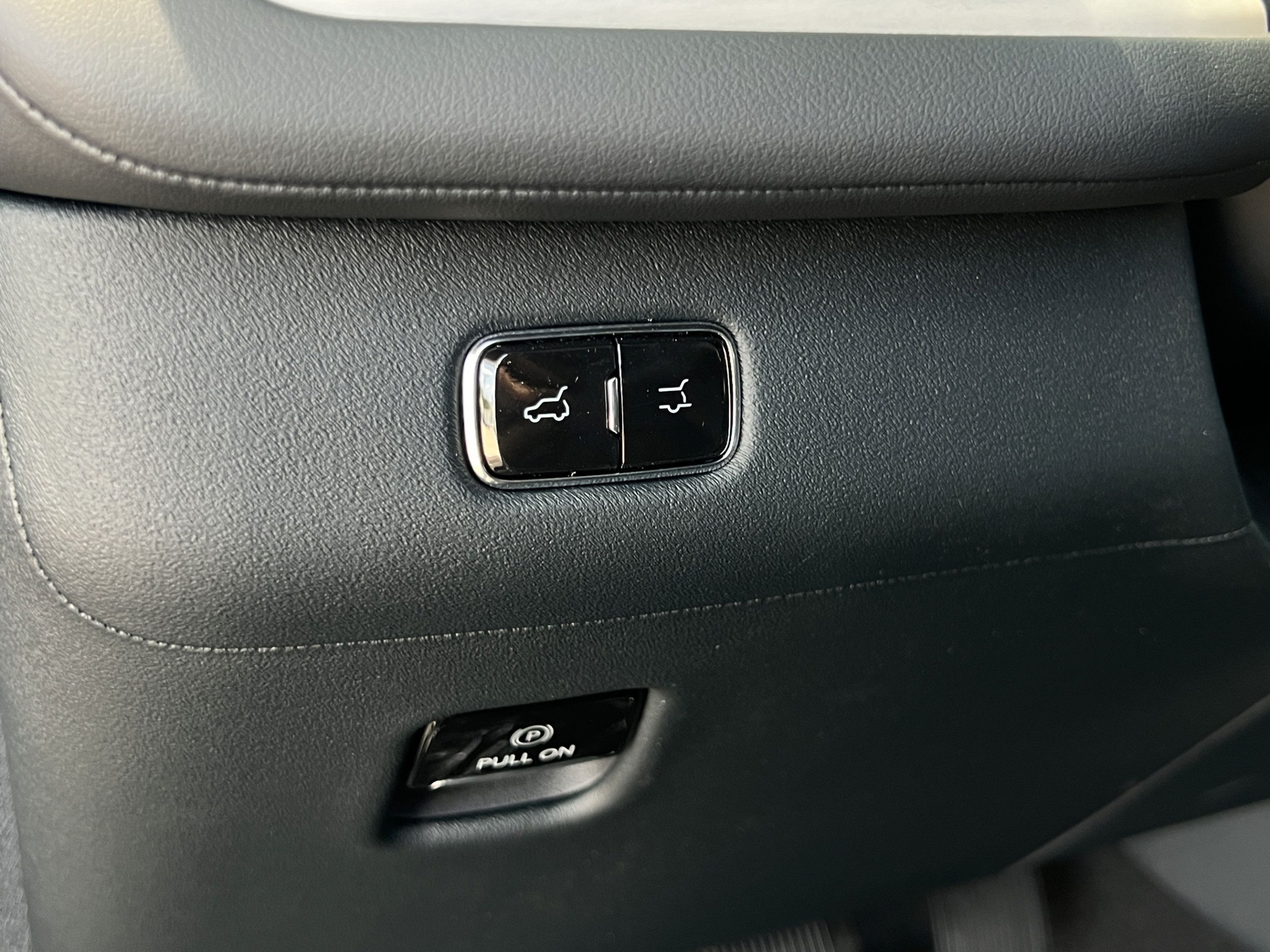 New 2027 Lincoln Navigator Premiere RWD image 10