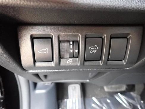 Used 2025 Subaru Outback Premium AWD/4WD image 16