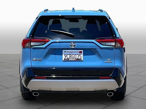 Used 2022 Toyota RAV4 SE w/ Convenience Package AWD/4WD image 4