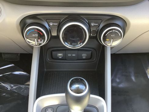 Used 2025 Hyundai Venue SEL FWD image 22
