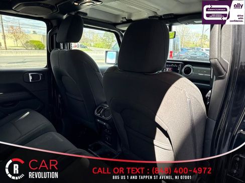 Used 2023 Jeep Gladiator Overland AWD/4WD image 42