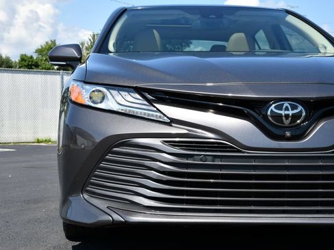 Used 2019 Toyota Camry XLE FWD image 38
