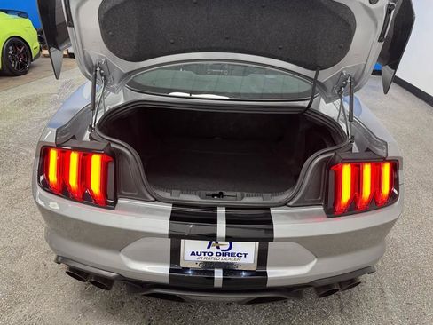 Used 2021 Ford Mustang Shelby GT500 w/ Carbon Fiber Track Pack RWD image 27