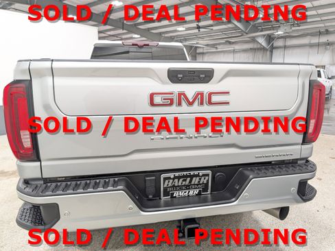 Used 2022 GMC Sierra 3500 Denali w/ Denali Ultimate Package image 4