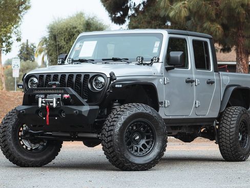 Used 2020 Jeep Gladiator Sport w/ Quick Order Package 24S image 5