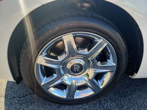 Used 2015 Rolls-Royce Ghost image 13