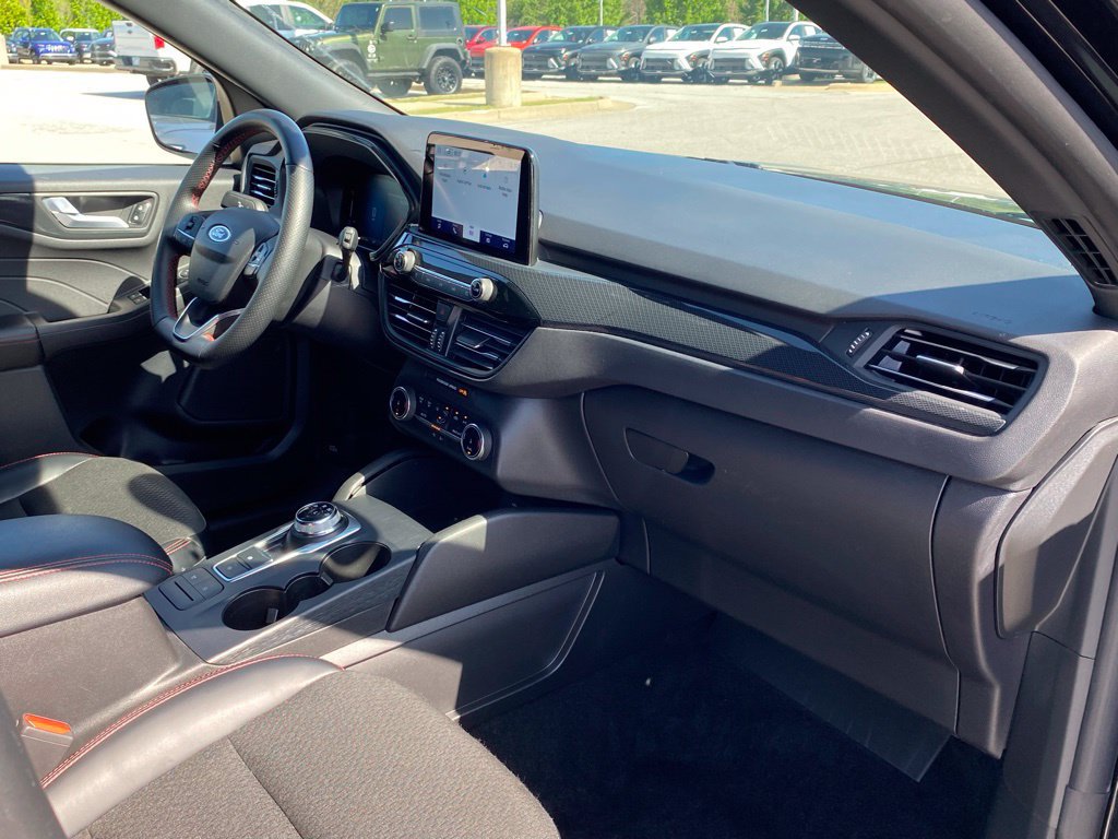 Used 2025 Ford Escape ST-Line FWD image 32