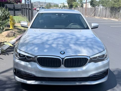 Used 2018 BMW 530e w/ Premium Package 2 RWD image 4