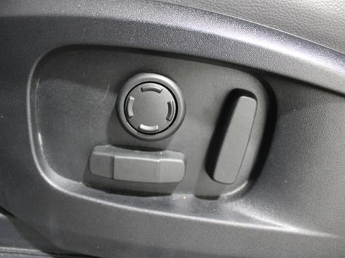 Used 2024 Land Rover Defender 110 S image 4