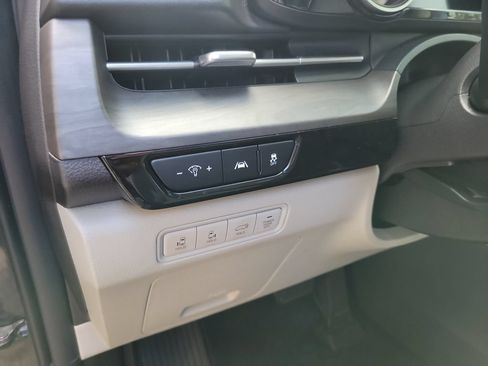 Certified 2023 Kia Carnival EX w/ Paint Protection Package FWD image 17