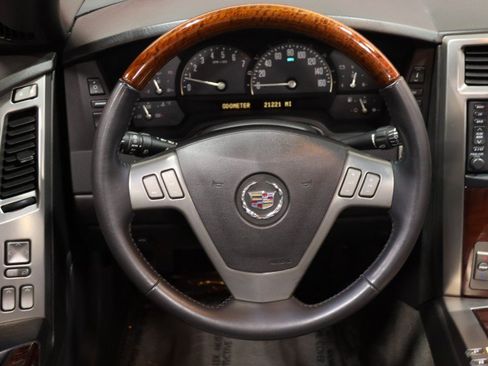 Used 2007 Cadillac XLR RWD image 51