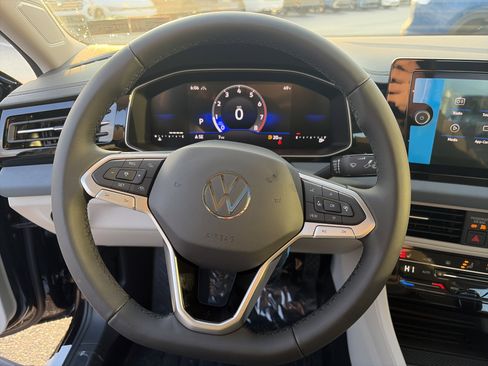 New 2026 Volkswagen Jetta SE FWD image 23