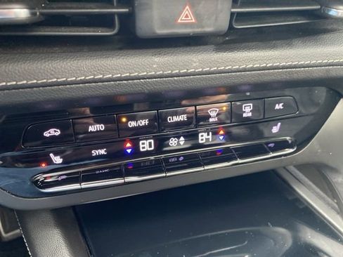 Used 2022 Buick Envision Essence w/ Sport Touring Package image 40