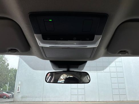 Used 2025 Nissan Sentra SV FWD image 15