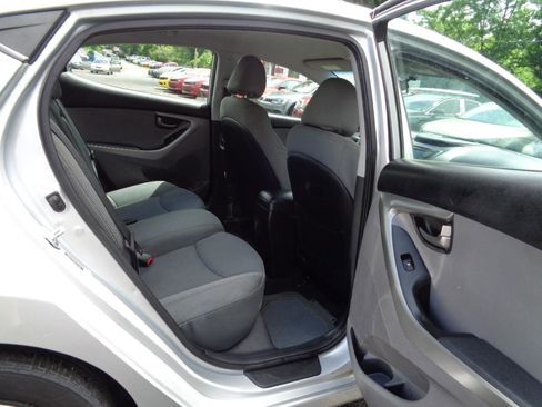 Used 2013 Hyundai Elantra GLS image 12