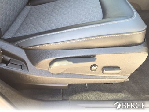 Used 2018 Chevrolet Colorado Z71 RWD image 32