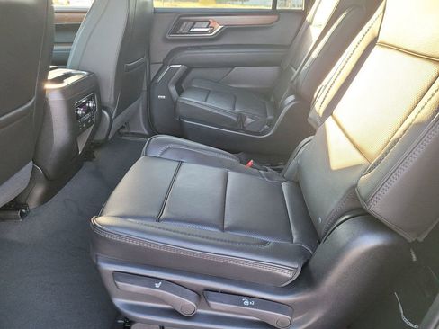 New 2026 GMC Yukon XL Denali w/ Denali Reserve Package AWD/4WD image 8