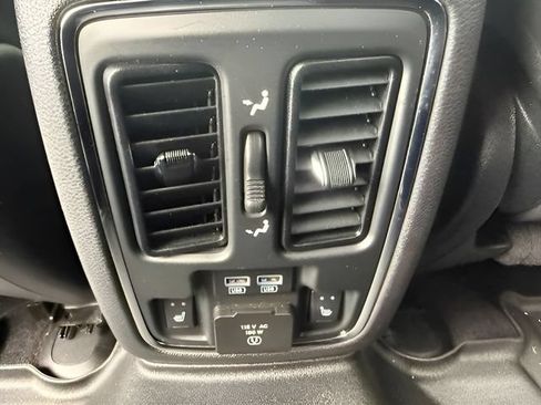 Used 2014 Jeep Grand Cherokee Limited AWD/4WD image 32