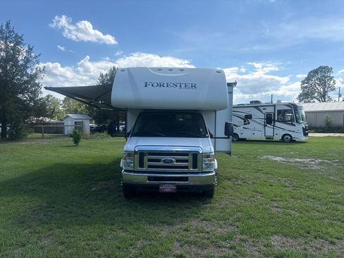 Used 2016 Ford E-450 and Econoline 450 Super Duty w/ Motorhome Prep Package RWD image 8