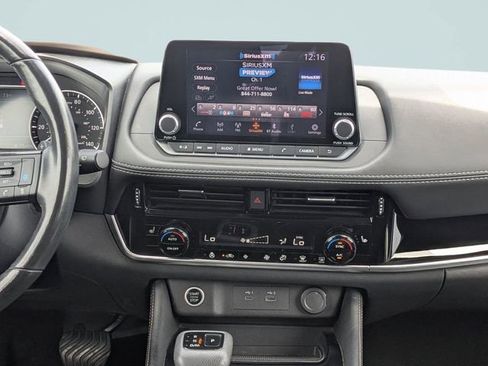Used 2023 Nissan Rogue SL AWD/4WD image 17