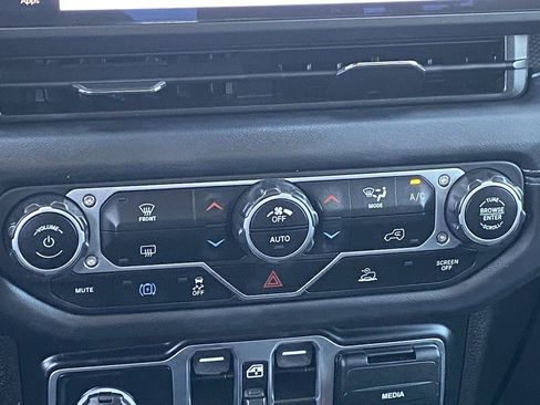 Used 2024 Jeep Wrangler Unlimited Rubicon 4xe AWD/4WD image 20