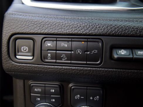 Used 2021 GMC Yukon Denali AWD/4WD image 20