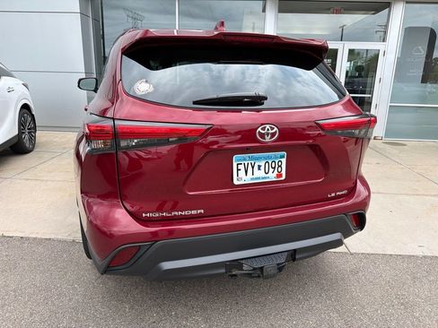 Used 2020 Toyota Highlander LE AWD/4WD image 23