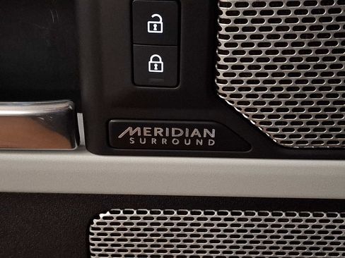 Used 2023 Land Rover Defender 130 SE image 25